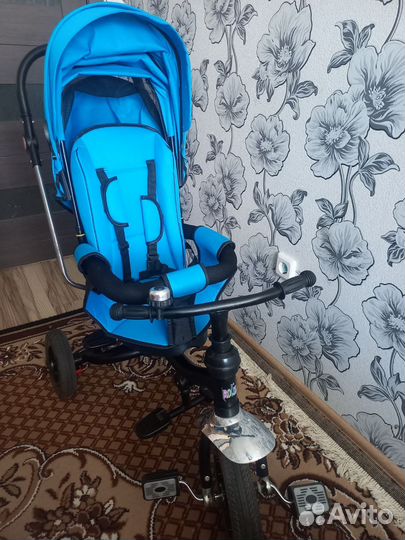 Детский велосипед с ручкой