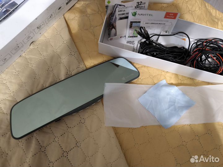 Видеорегистратор Navitel MR250 NV+карта памяти 32