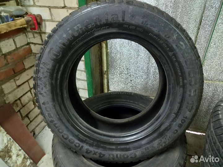 Continental Conti4x4IceContact 235/65 R17