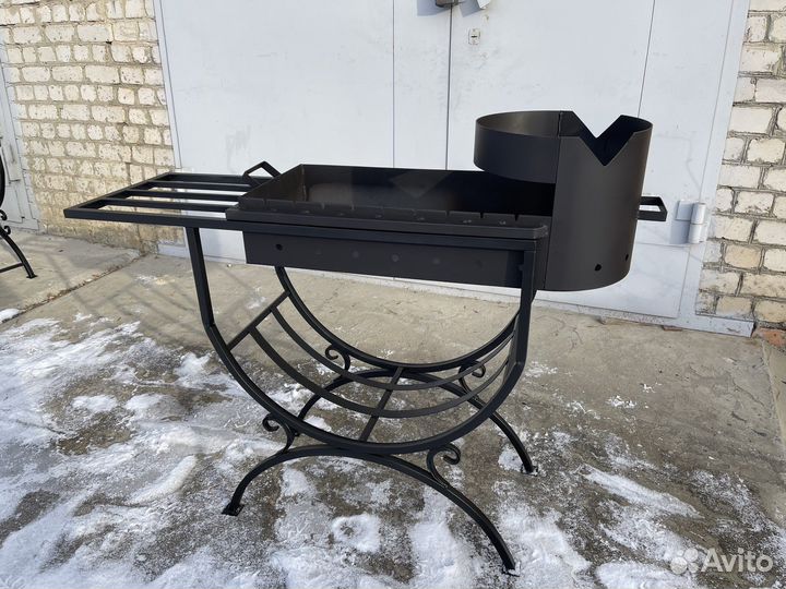 Мангал с очагом под казан с подставкой