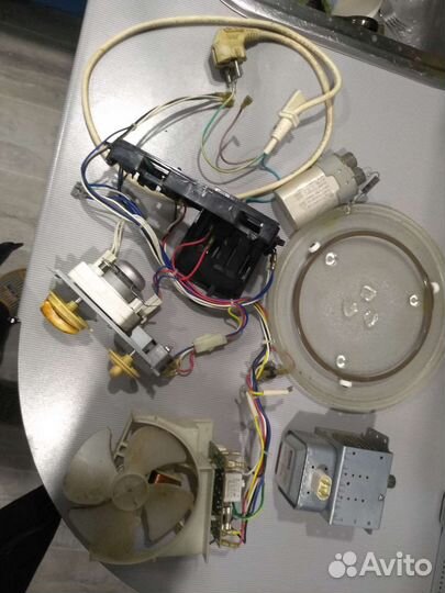 Микроволновая печь Elenberg бу на запчасти