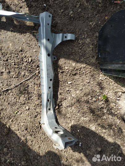 Toyota rav 4 левый кронштейн телевизора