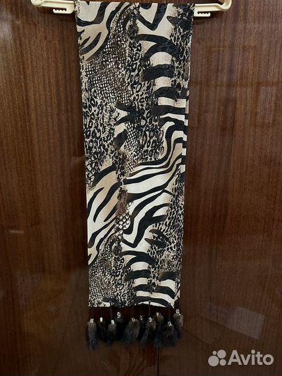 Шарф с норковыми кисточками