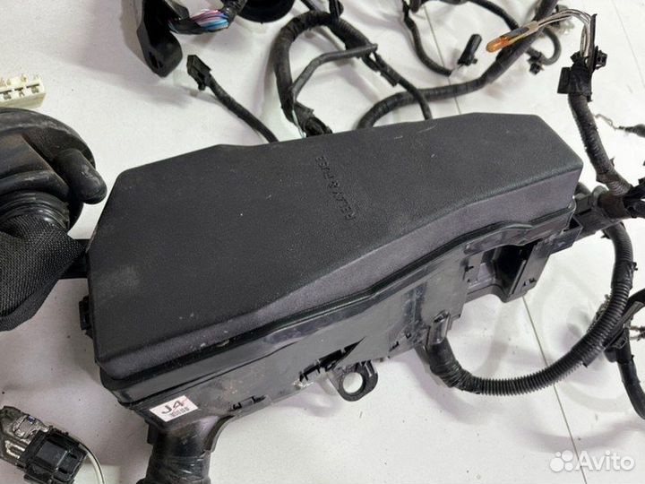 Корпус блока предохранителей передний левый Toyota