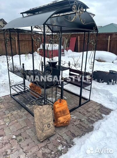 Мангал с крышей
