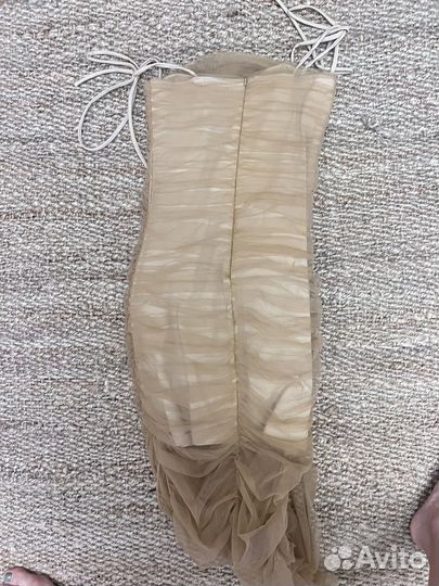 Платье бежевое