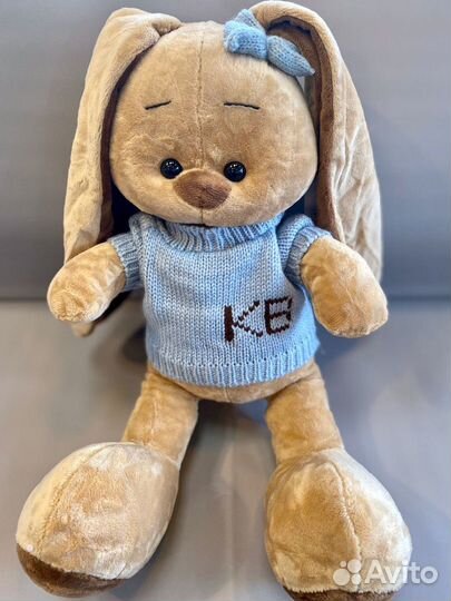 Зайка в кофточке 35см