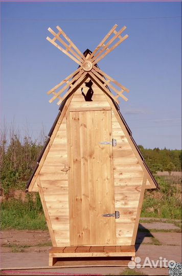 Дачный туалет деревянный