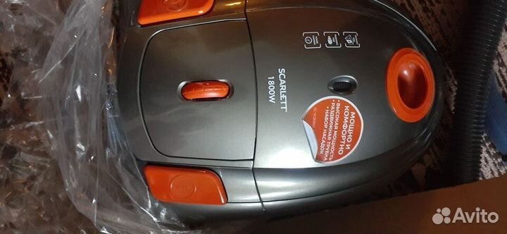 Пылесос Scarlett 1800 Вт новый
