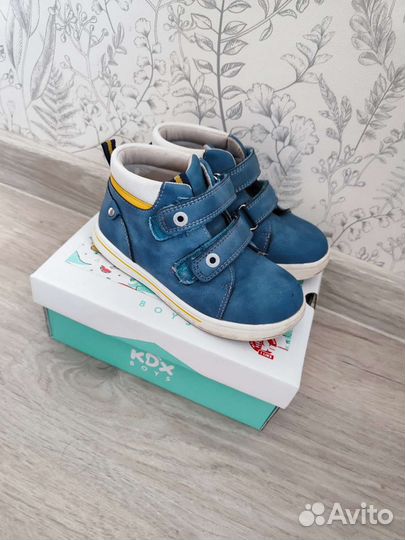 Обувь для девочки пакетом 28 размер