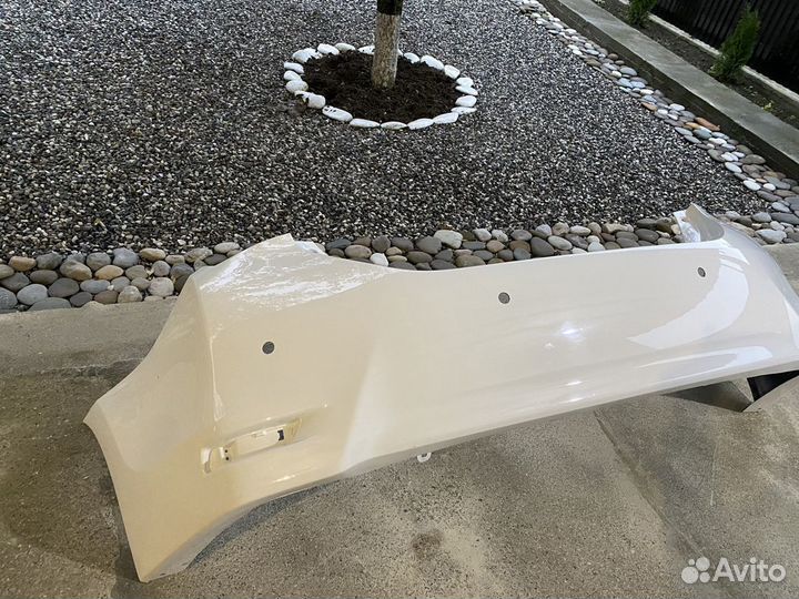 Задний бампер Toyota corolla 180