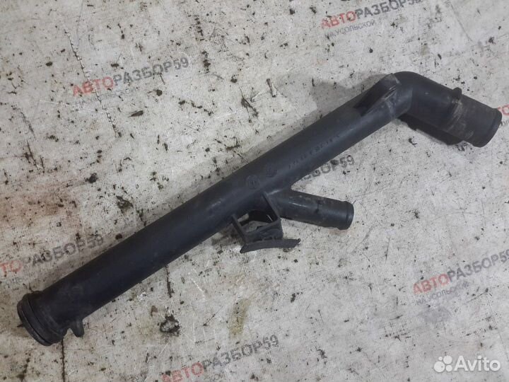 Патрубок системы охлаждения Renault Fluence