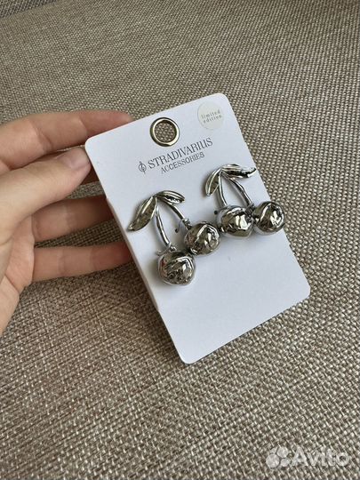 Новый серьги Stradivarius