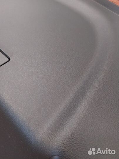 Задняя полка поло седан