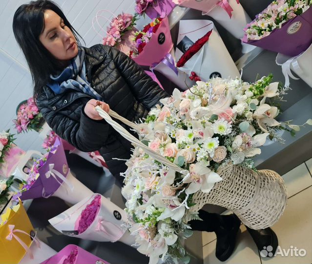 Корзина с орхидеями