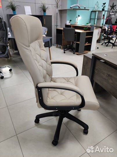 Компьютерное кресло