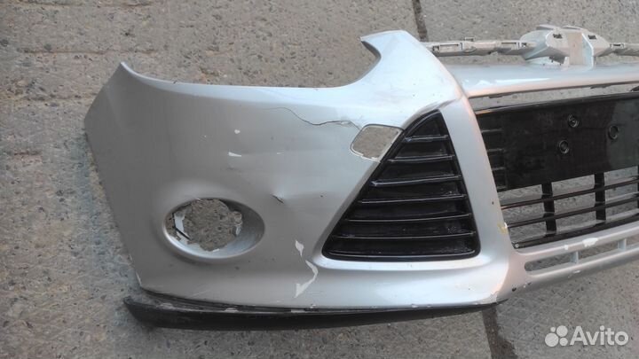 Передний бампер Ford Focus 3
