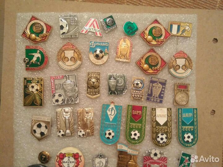 Значки на футбольную тему