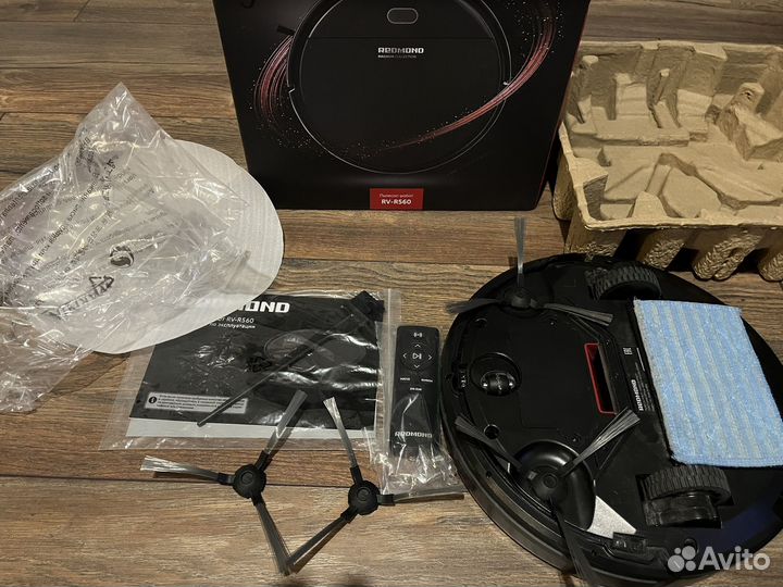 Робот пылесос redmond RV-R560