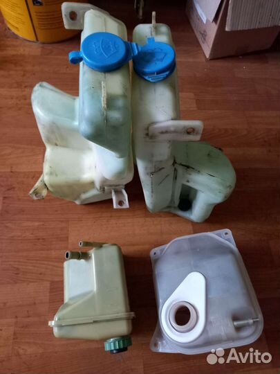 Бачок омывателя Ауди 100а6с4