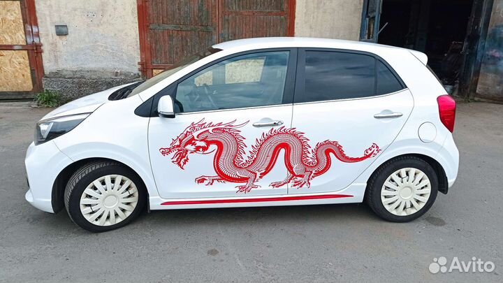 Наклейка на авто