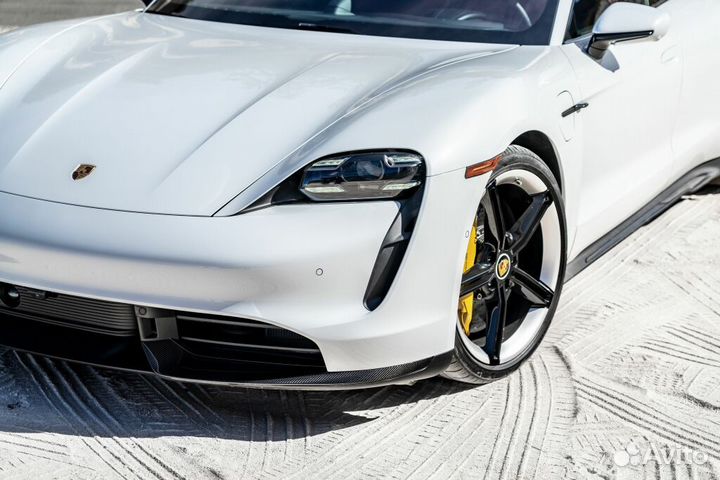 Кованые диски в стиле Porsche Taycan Turbo S R21