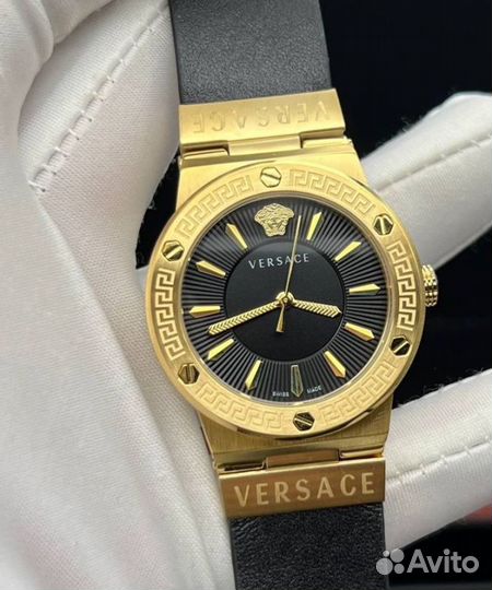 Женские часы Versace