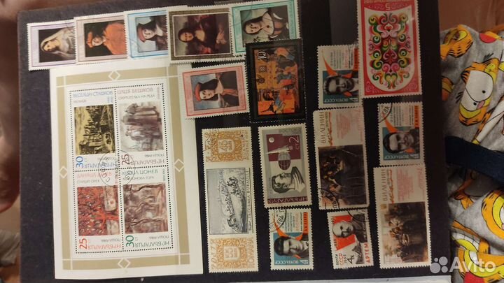 Коллекция марок в альбоме