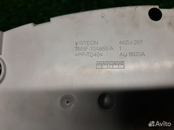 В наличии: приборная панель Ford Focus 2