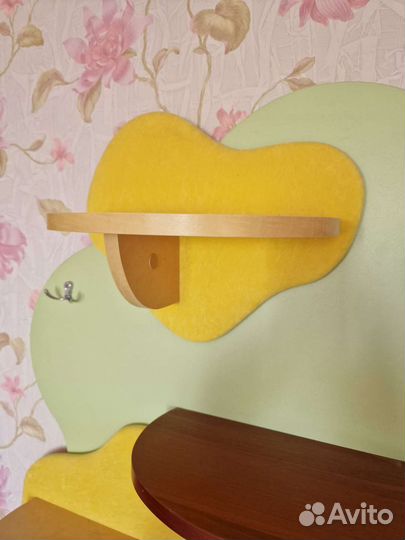 Полка настенная в детскую комнату бу
