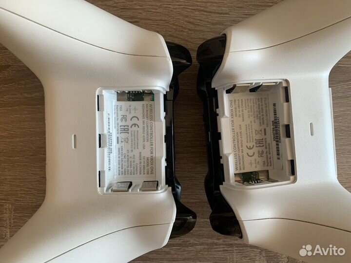 Xbox one s 1tb 2 геймпада