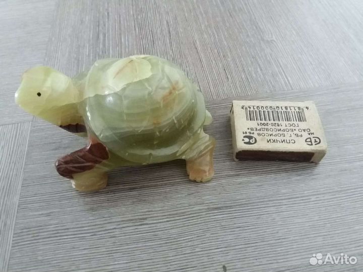Статуэтки черепах. Много (см.фото). Нат.камень
