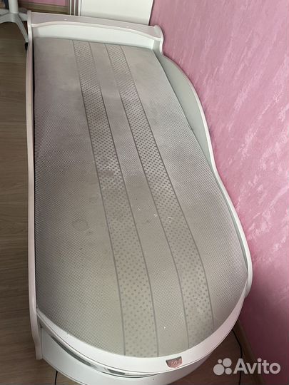 Детская кровать машина