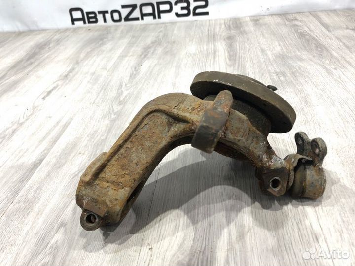 Кулак поворотный передний правый Citroen C-Elysee