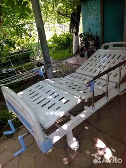 Медицинская кровать для лежачих больных