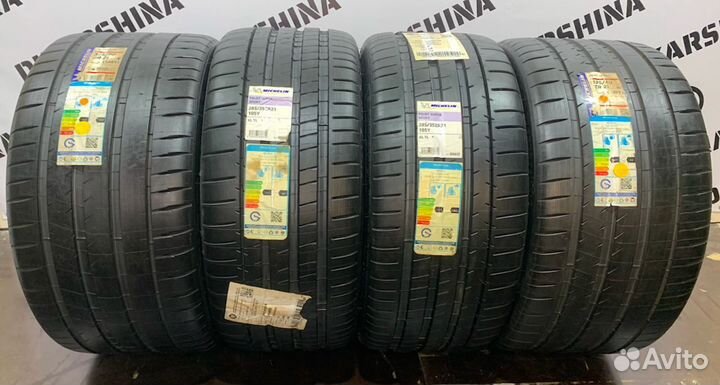 Michelin Pilot Super Sport 325/30 R21 и 285/35 R21 114R