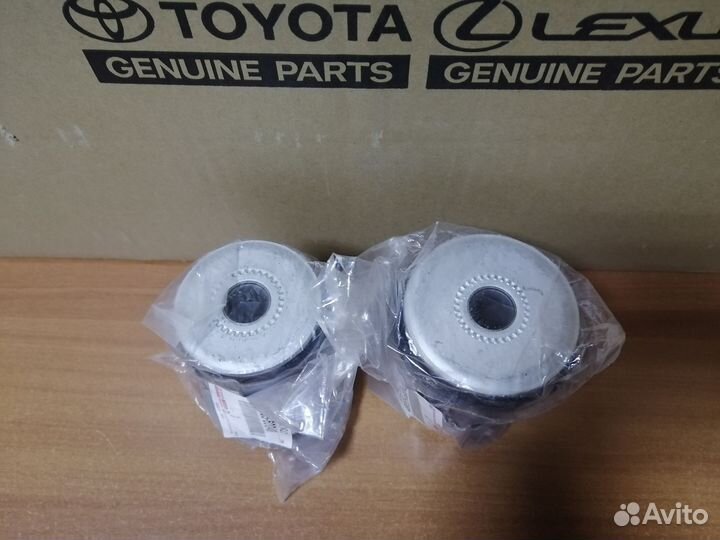 Сайлентблок рычага toyota Land Cruiser 4865560040