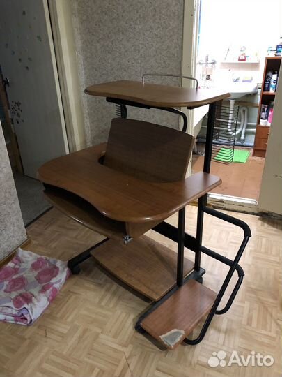 Компьютерный стол