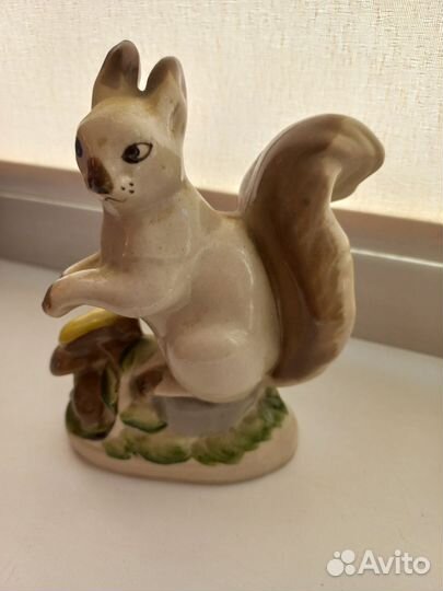 Статуэтка фарфор