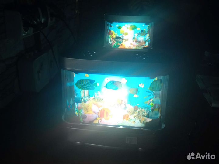 Лампа ночник, рыбки двигаются