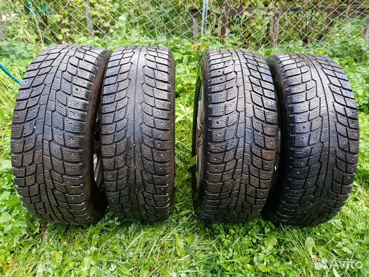 Продам комплект колес 215/65 r16