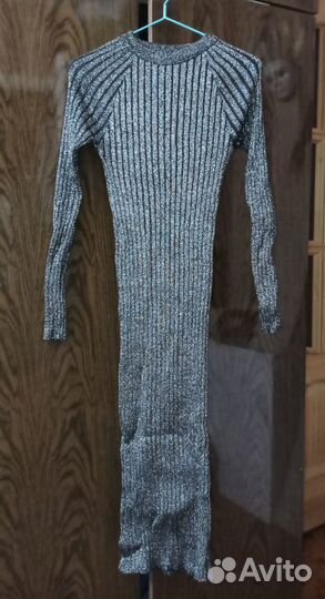 Вечернее платье в обтяг. Тёмное серебро