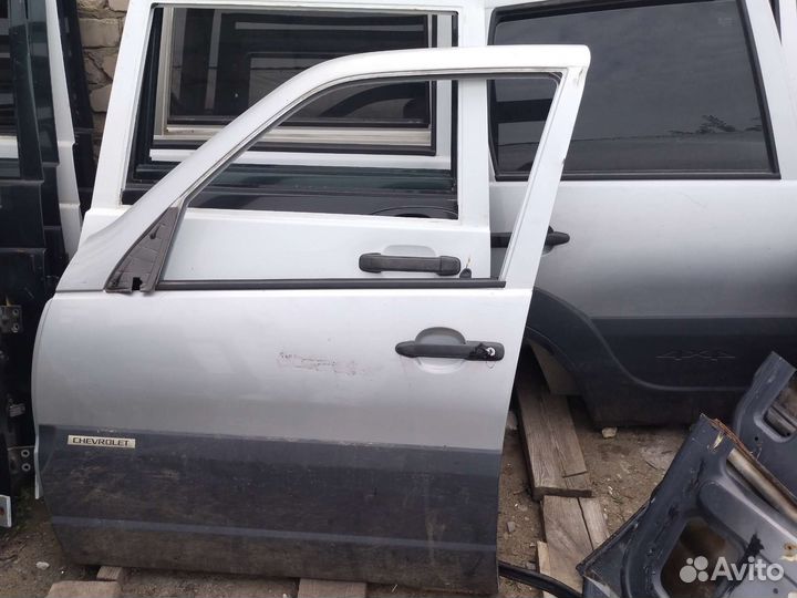 Двери задние на Шевроле нива 2016
