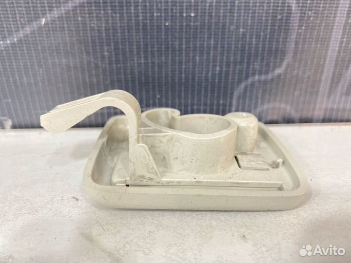 Держатель солнцезащитной шторки Volkswagen Passat