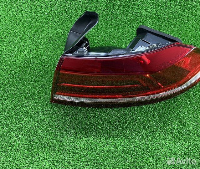 Фонарь правый Пассат В8 14-20 LED