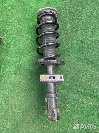 Амортизатор передний левый Volkswagen II (2017—202