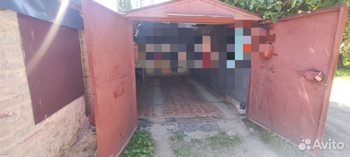 Продам метал двери, листы от гаража длина 5м на 4м