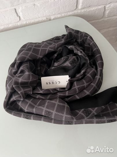 Новый Палантин Guess