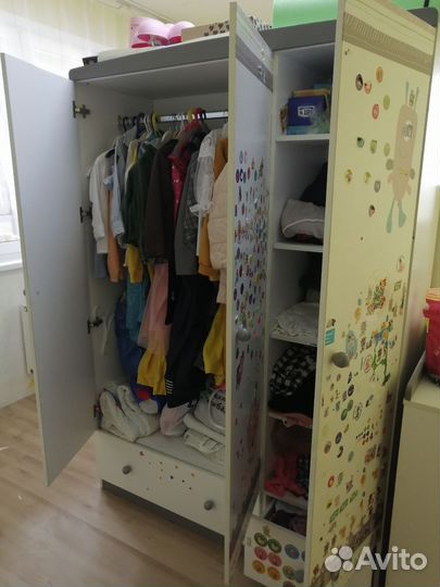 Детский шкаф для одежды бу +комод