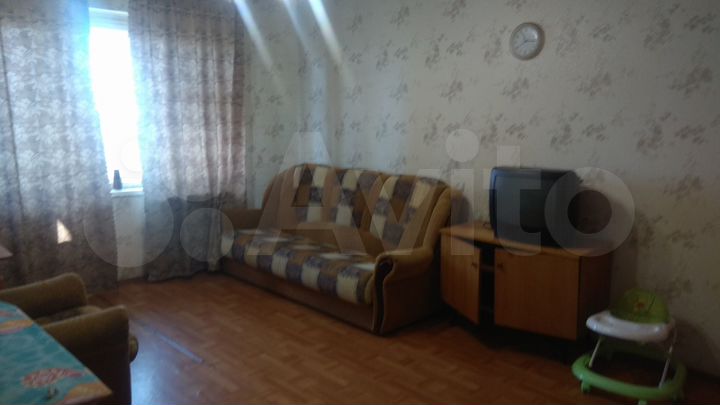 2-к. квартира, 54 м², 4/10 эт.